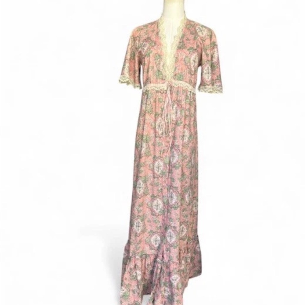 Gilligan & O'Malley Pink Floral Nightgown - Picture 2 of 10